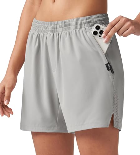 WILLIT Damen Sport Shorts mit Reißverschlusstaschen Wanderhose Schnell trocknend Wandern Kurz Laufen Fitness Reisen Silbergrau XXL WILLIT Damen Sport Shorts mit Reißverschlusstaschen Wanderhose Schnell trocknend Wandern Kurz Laufen Fitness Reisen Silbergrau XXL von WILLIT