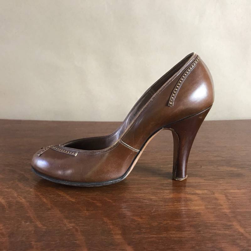 Deliso Debs Vintage Heels - Größe 4, 5 B Deliso Debs Vintage Heels - Größe 4, 5 B von WIPHouseGoods