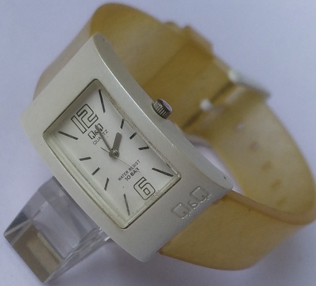 Vintage Damenuhr Q&q.white Mit Silikonband. Damen Armbanduhr. Nos Vintage Damenuhr Q&q.white Mit Silikonband. Damen Armbanduhr. Nos von WISEOWLGALA