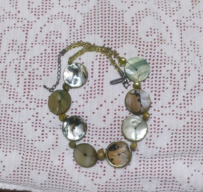 Vintage Grüne Halskette Aus Perlmuttscheiben Und Perlen. Natürliche Perlmutt. Perlen Den 80Er Jahren. Geschenk Für Eine Schöne Dame von WISEOWLGALA