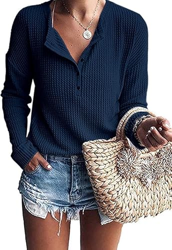 WNEEDU Langarmshirt Damen Pullover Waffelstrick Langarm Oversize T-Shirt Leichte Henley Shirt V-Ausschnitt mit Knöpfe von WNEEDU