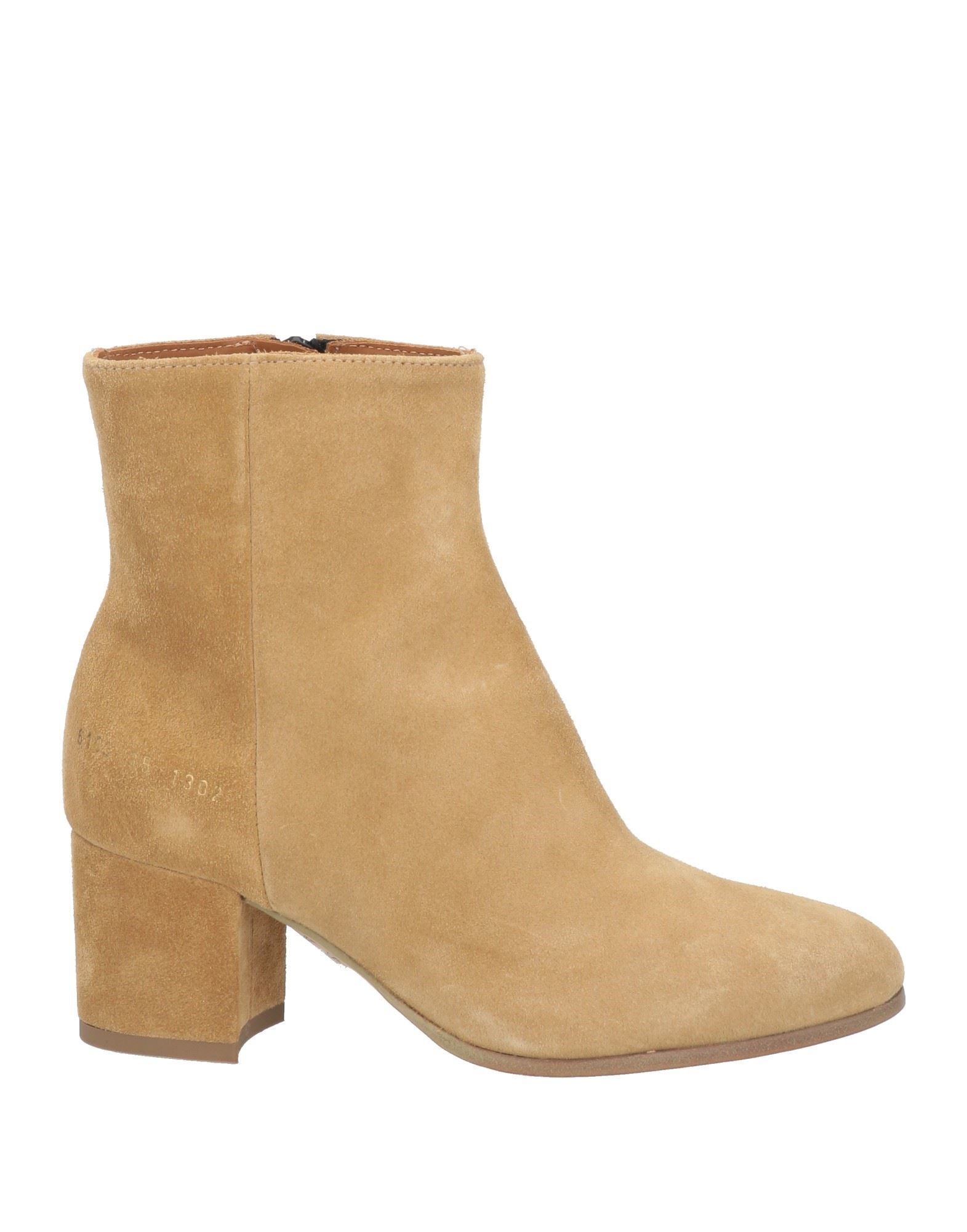 WOMAN by COMMON PROJECTS Stiefelette Damen Sand WOMAN by COMMON PROJECTS Stiefelette Damen Sand von WOMAN by COMMON PROJECTS