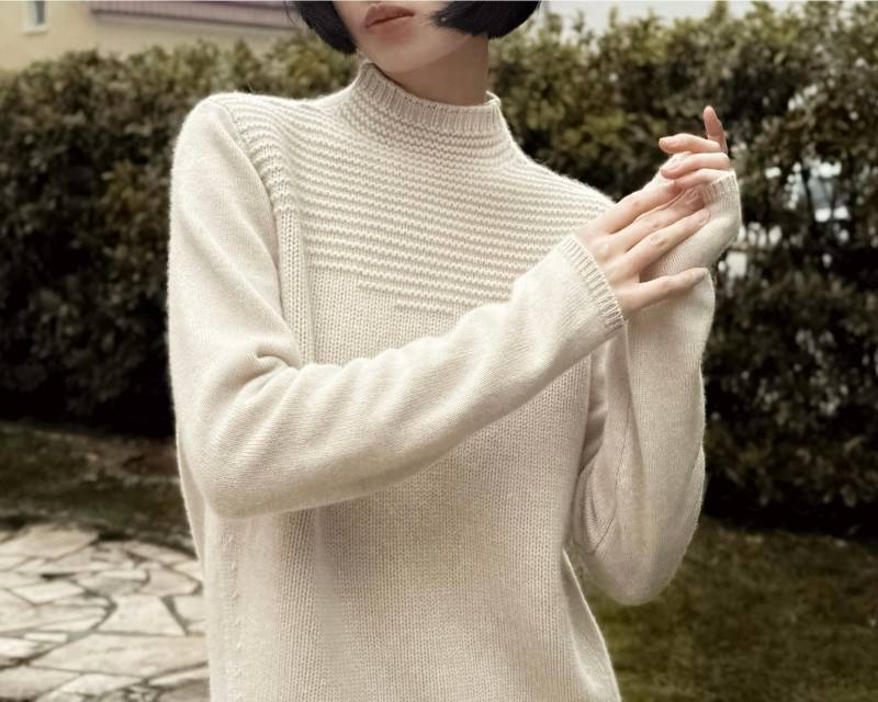 Weicher Plüsch-Grobstrick Vorne Kaschmir Angora Mock Neck Pullover Pullover, Texturierter Wolle Relaxed Fit Kragen von WOOLWHITE