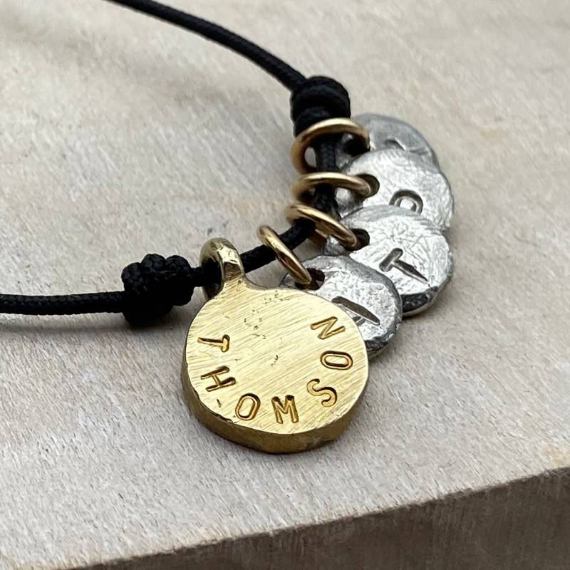 Familie Charm Halskette Leder - Personalisierte Namenskette Initial Herren Neue Eltern Geschenk von WORKSHOPone80