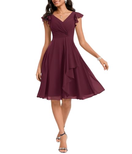 Brautjungfernkleider mit V-Ausschnitt Rüschen Knielang Hochzeitsgast Kleider für Damen Garten Strand Abend Party, Cabernet, 50 Plus von WSEYU