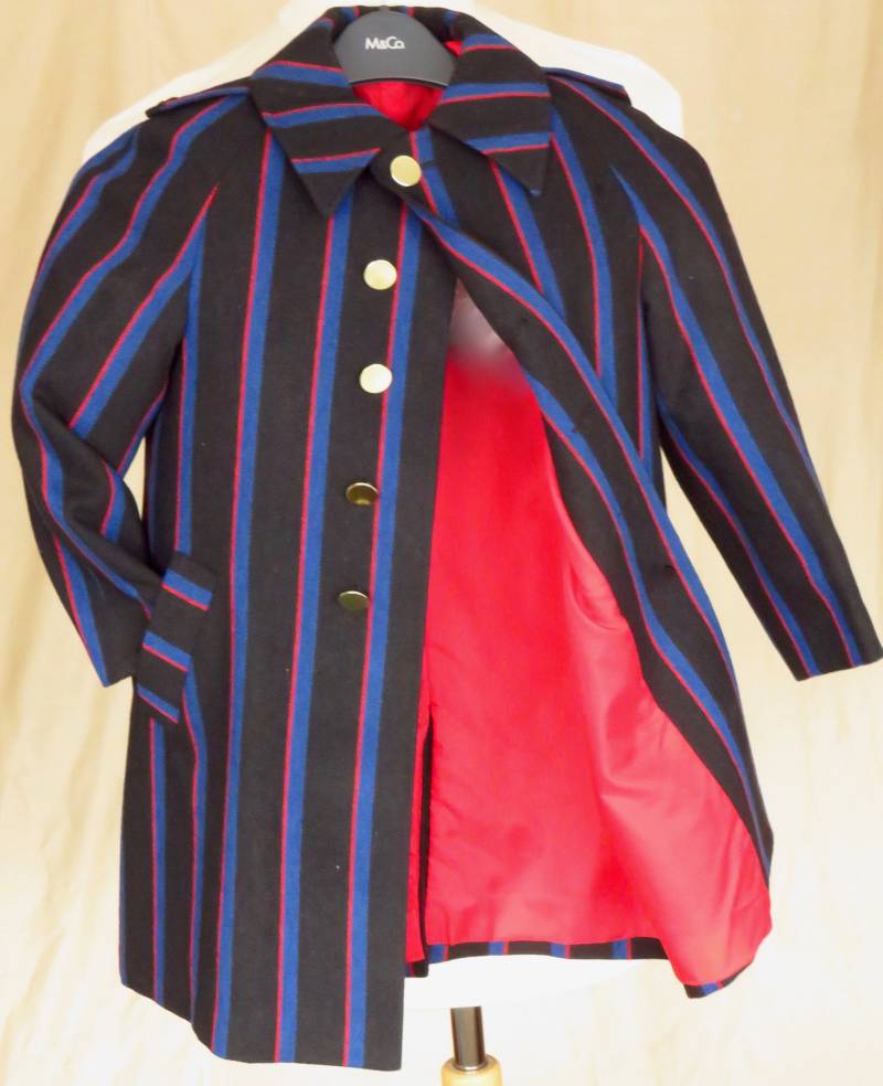 Swingenden 60Er Jahre Suchen Und Offensichtlich Ungetragen Kleine Mod Jungen Mischung Wollmantel von WTCM