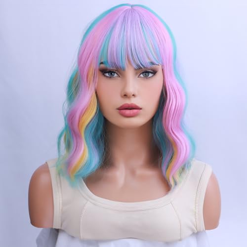WTHCOS Mehrfarbige Kurzhaarperücke, lockig, gewellt, mit Pony, für Damen und Mädchen, Regenbogen-Perücke, kurz, bunt, hitzebeständig, synthetische Perücke von WTHCOS