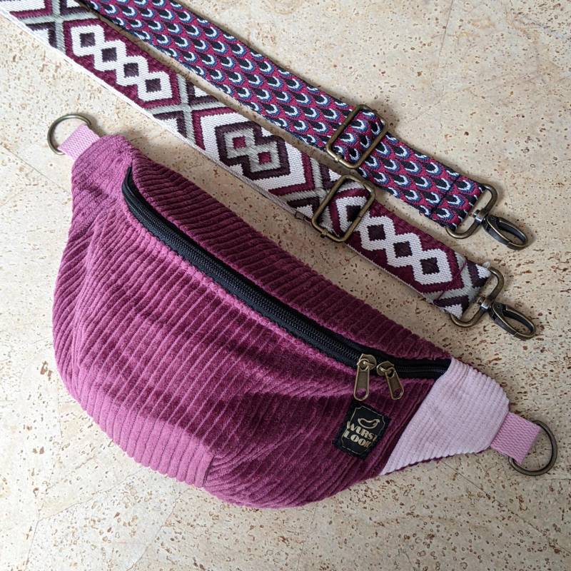 Bauchtasche Cord Beerenrot Mit Altmessing Crossbody Bag Hipbag - Handmade By Wurstlook Bauchtasche Cord Beerenrot Mit Altmessing Crossbody Bag Hipbag - Handmade By Wurstlook von WURSTLOOK