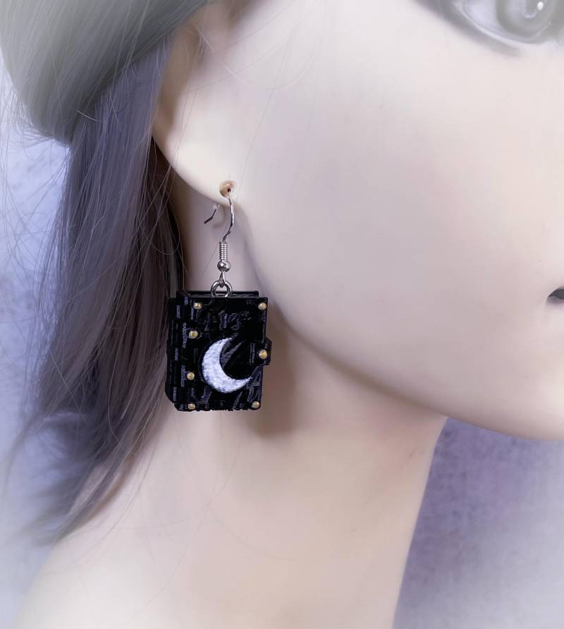 Zauberbuch Mond Alternative 3D Gedruckte Ohrringe von WWonderlanddolls