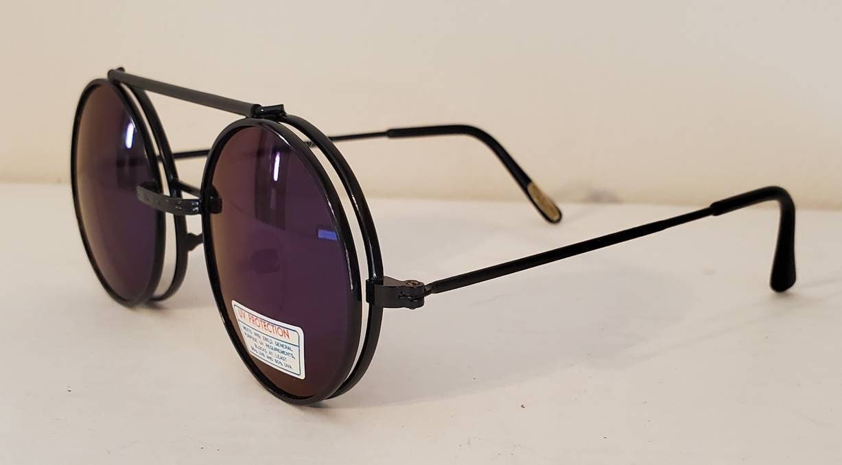 Vintage Runde Flipper Sonnenbrille // Schwarze Metall Teeschirme Mit Dunkelvioletten Gläsern - Blaue Gläser Hippie Retro Steampunk Flip Up Shades von WadesRadShades