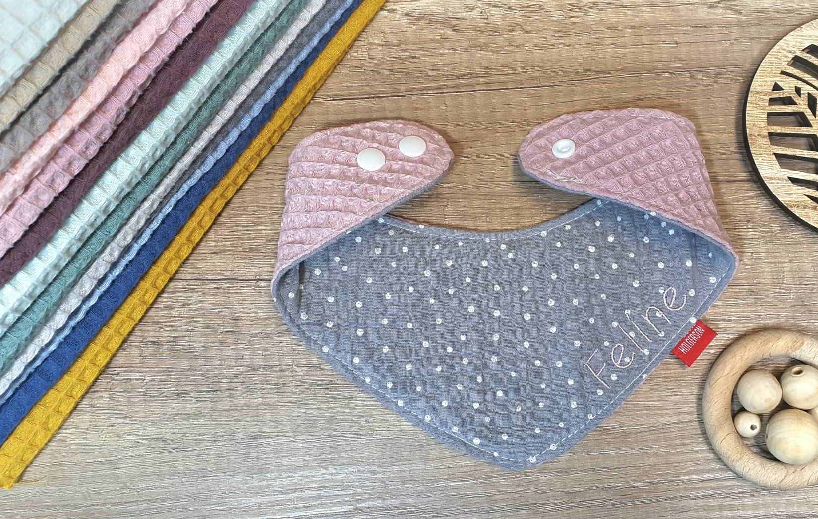 Halstuch, Dreieckstuch Aus Waffelstoff/Musselin Wende-Halstuch, Sabbertuch Für Baby & Kleinkind - Personalisierbar Mit Namen Altrosa Grau Halstuch, Dreieckstuch Aus Waffelstoff/Musselin Wende-Halstuch, Sabbertuch Für Baby & Kleinkind - Personalisierbar Mit Namen Altrosa Grau von WaffelLiebe