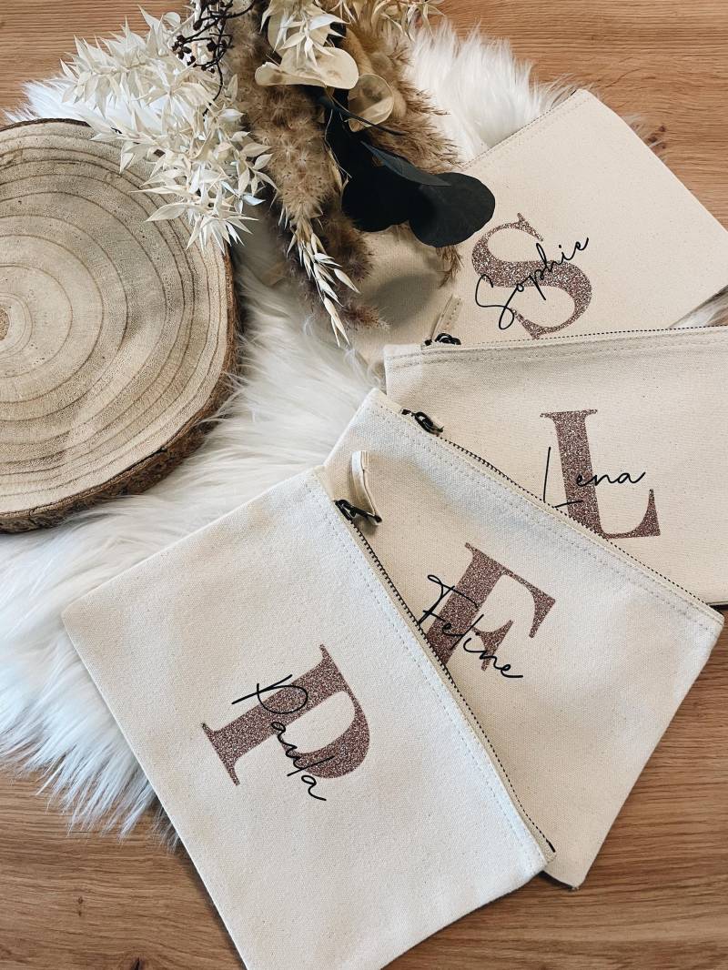 Kosmetiktasche Mit Name + Initial von Waidkitz
