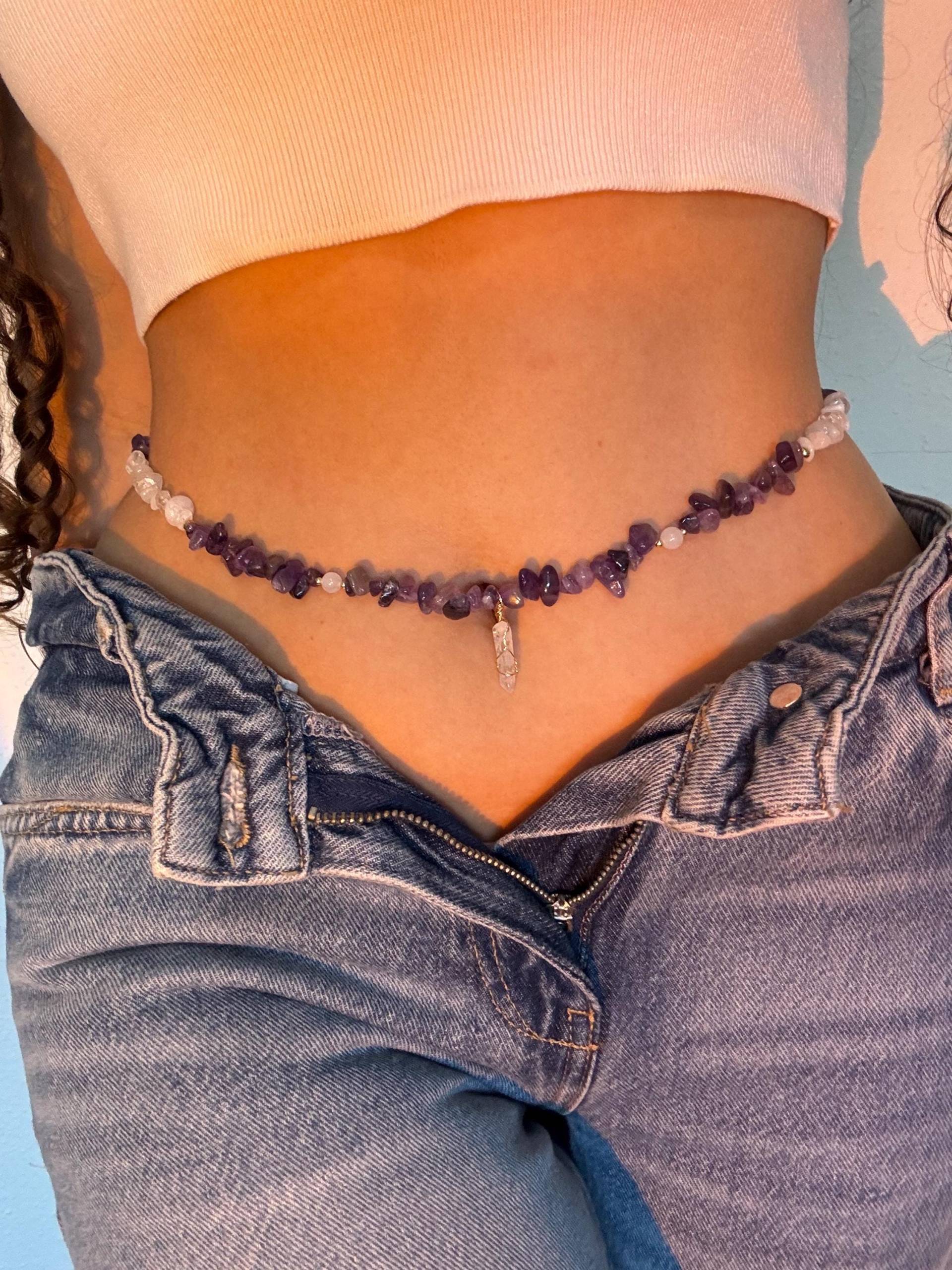 Amethyst - Handgemachte Bauchkette Aus Echten Edelsteinen in Gold Boho Körperkette, Spititueller Edelstein Schmuck, Festival Schmuck Amethyst - Handgemachte Bauchkette Aus Echten Edelsteinen in Gold Boho Körperkette, Spititueller Edelstein Schmuck, Festival Schmuck von WaistCrystals