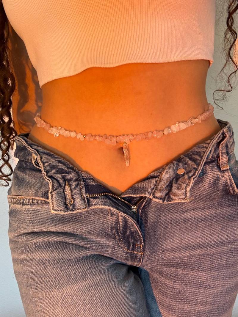 Rosenquarz - Handgemachte Bauchkette Aus Echten Edelsteinen in Gold Boho Körperkette, Spititueller Edelstein Schmuck, Festival Schmuck von WaistCrystals
