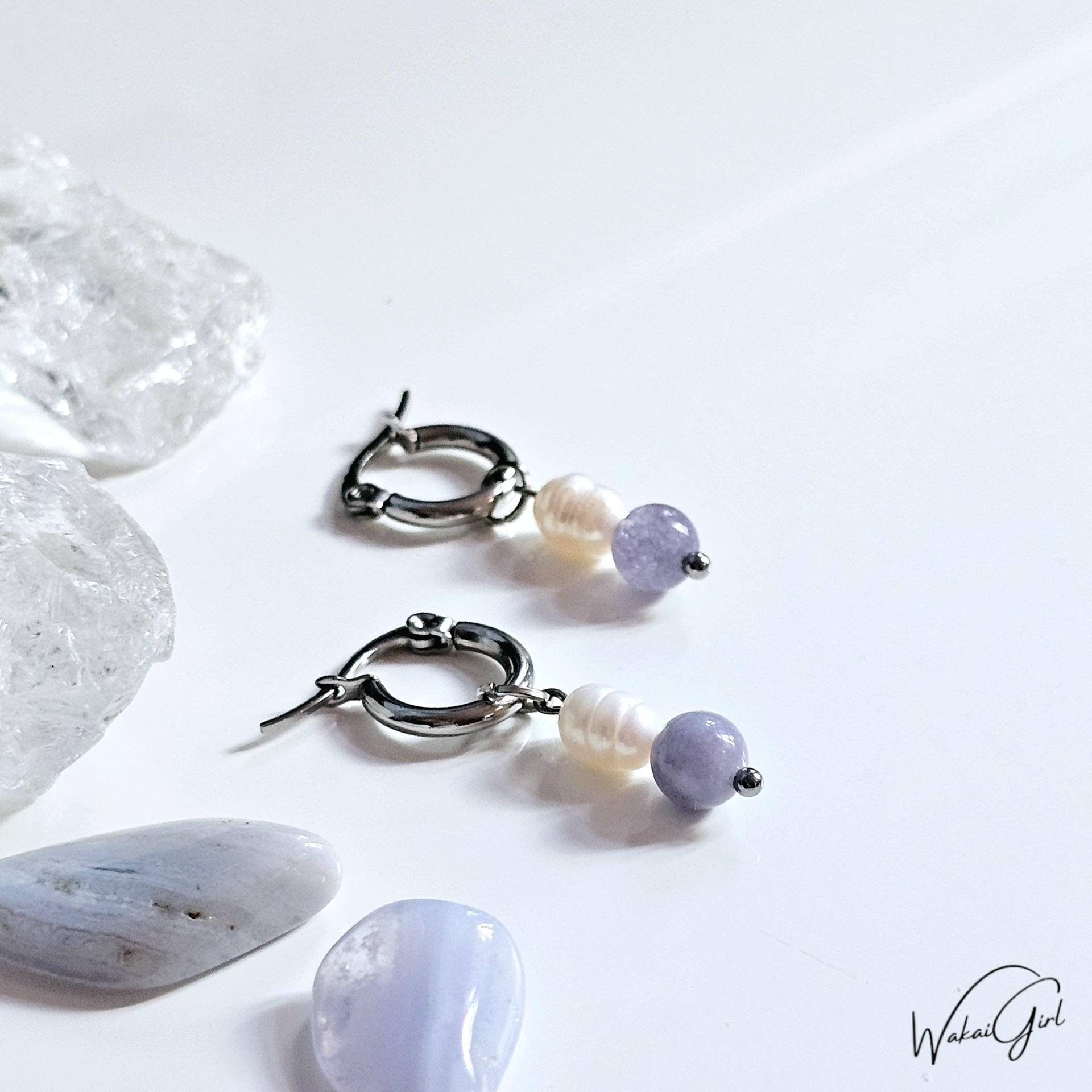 Creolen Mit Edelsteinperlen, Aquamarin Ohrringe, Huggie Hoops Anhänger, Süßwasserperlen, Glück & Kraft, Handmade Geschenk Frau von WakaiGirl