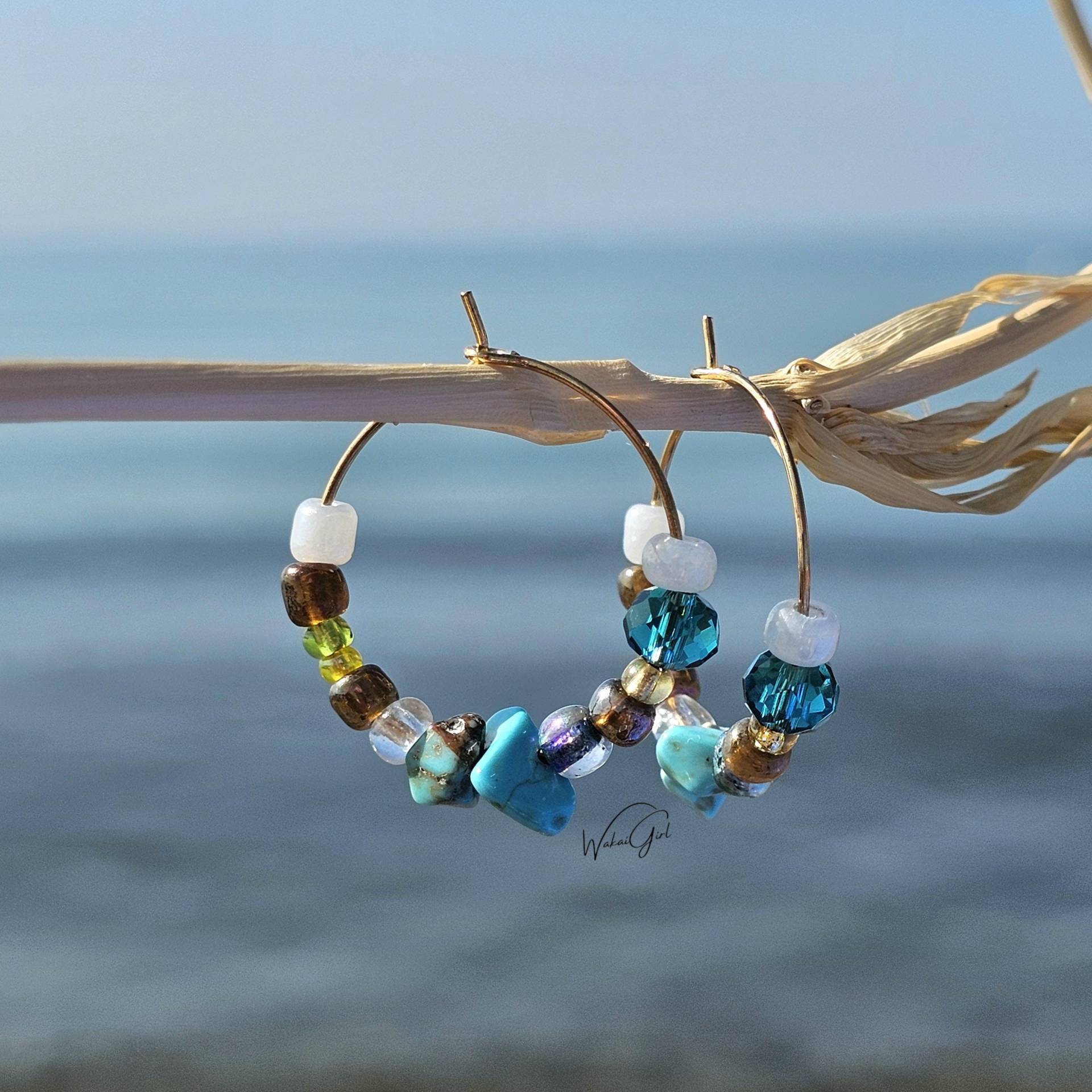 Creolen Mit Natursteinperlen, Türkis Ohrringe, Perlen Bunt, Edelstahl Hypoallergen, 18K Vergoldet Messing, Schmuckgeschenke von WakaiGirl