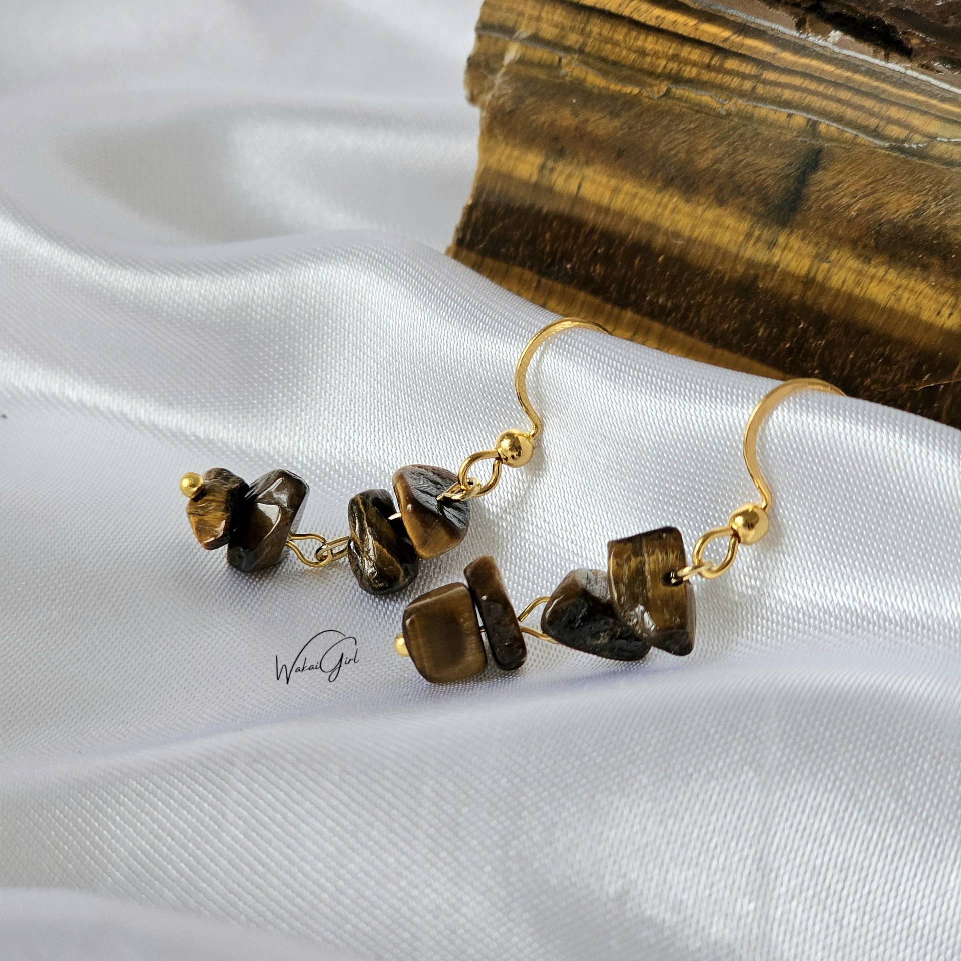 Tigerauge Ohrringe Hängend - Heilstein Schmuck Handmade, Ohrhänger Boho, Edelsteinohhringe Vergoldet Messing, Mut Stein, Geschenk Für Sie von WakaiGirl