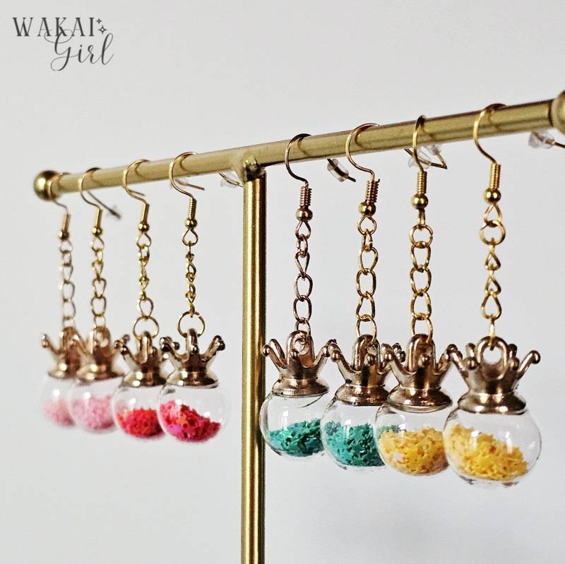 Weihnachtskugel Ohrringe, Glitzer Stern Weihnachten Kawaii Schmuck Handmade, Ohrhänger Festlich, Lange Ohrringe Bunt, Cute Gifts von WakaiGirl