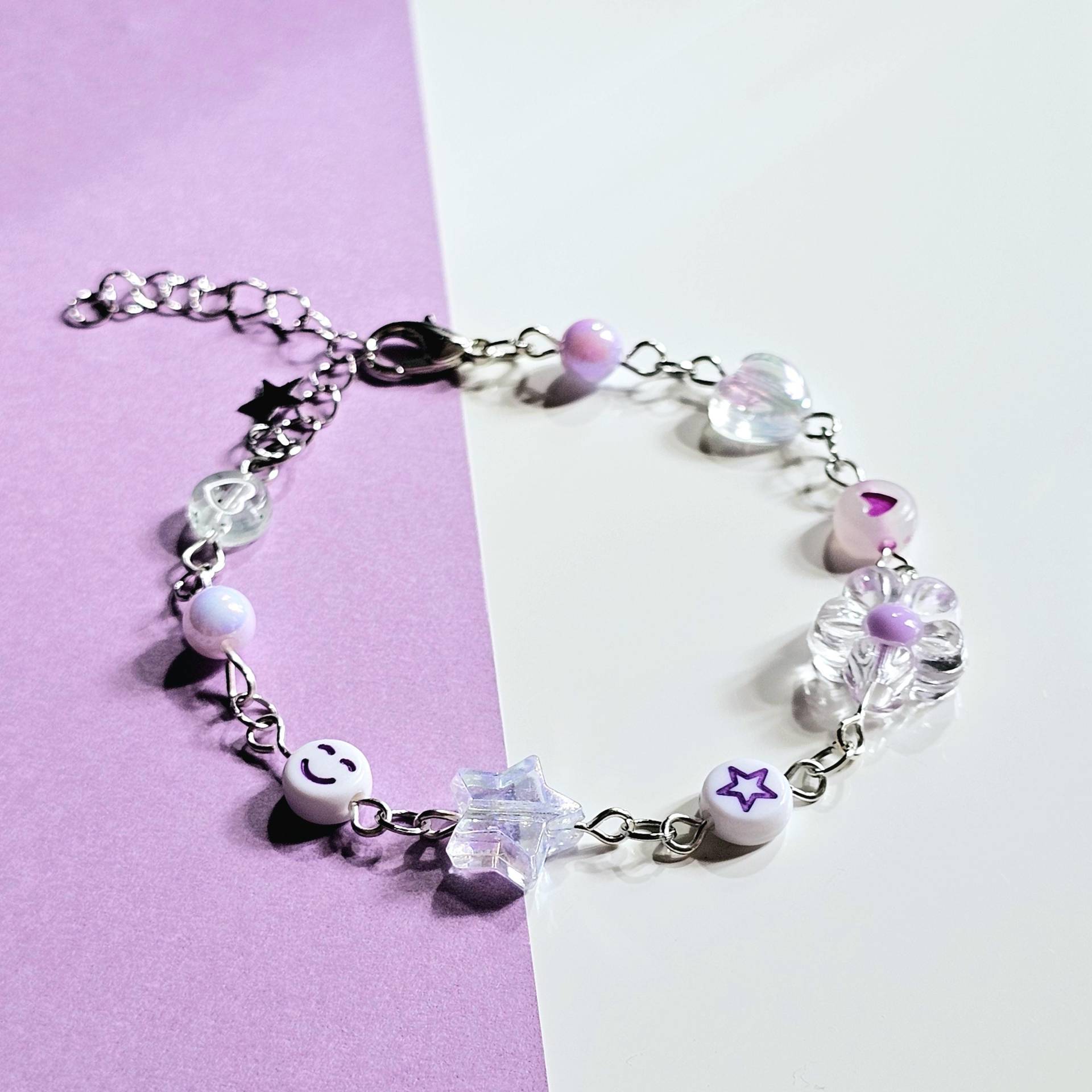 Y2K Armband Lila Cute Kawaii Einzigartiges Perlenarmband Stern Holographic Gänseblümchen Handmade Geschenk Mädchen von WakaiGirl