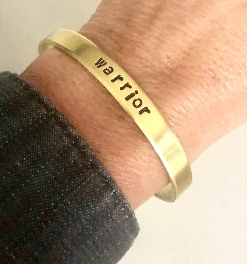 Krieger Manschette Armband // Zierliche 1/4 "Breite Ermutigung Geschenk von WakingBirdStudio