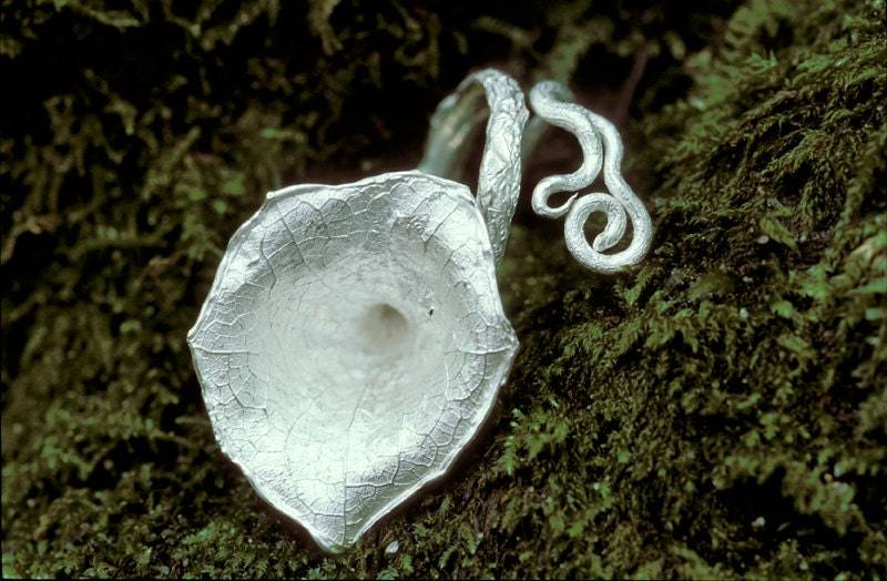 Absolut Exklusiver Zart Glänzender Trichterblüten-Ring in 925Er Hell Glänzendem Silber - Extravagantes Unikat Einzelanfertigung von Waldelfensilber