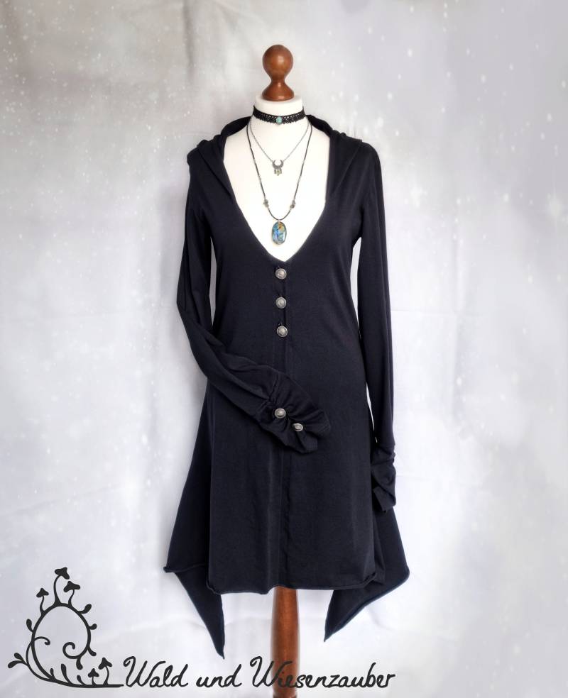 Kapuzenjacke "Irideshexe" Mit Sehr Großer Kapuze Und Ausgefallenen Silberknöpfen Cardigan Kapuzenjacke "Irideshexe" Mit Sehr Großer Kapuze Und Ausgefallenen Silberknöpfen Cardigan von WaldundWiesenzauber