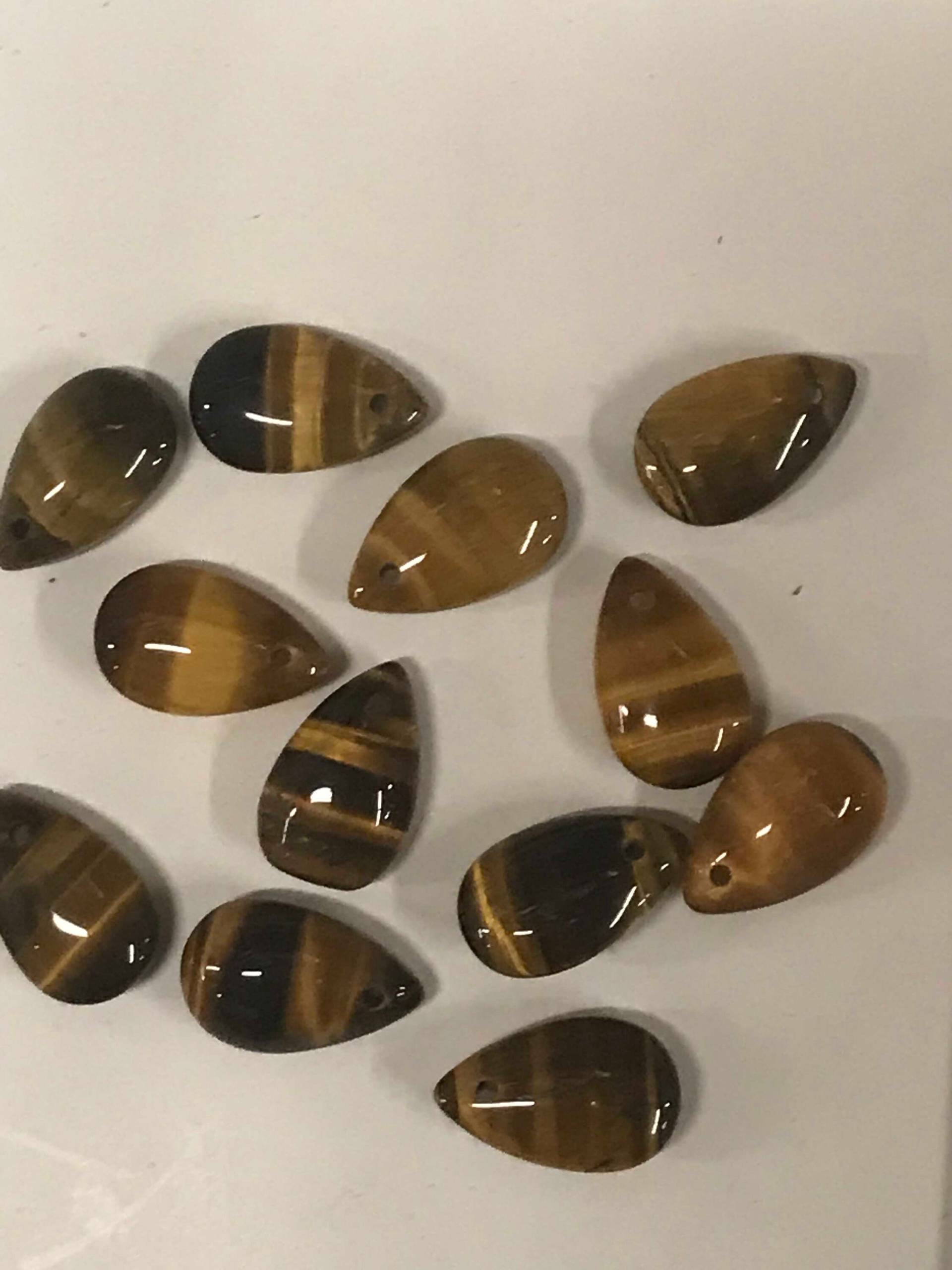 12 Stück Echte Tigerauge Anhänger, 15 X 10mm Teardrops 12 Stück Echte Tigerauge Anhänger, 15 X 10mm Teardrops von WaligaImportsStore