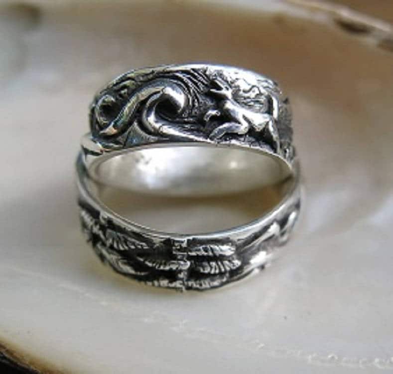 sterling Silber Surfer Ring Mit Dünen, Evergreen Trees Und Welpe Hund sterling Silber Surfer Ring Mit Dünen, Evergreen Trees Und Welpe Hund von WalkerGoldsmiths