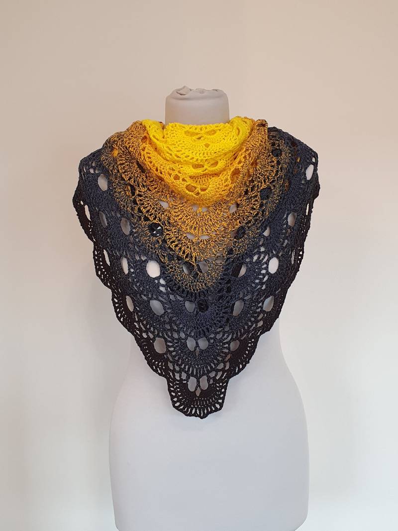 Dreieckstuch Gehäkelt, Schultertuch Mit Farbverlauf, Baumwolle, Ganzjährig Dreieckstuch Gehäkelt, Schultertuch Mit Farbverlauf, Baumwolle, Ganzjährig von WalkersWunderWerke