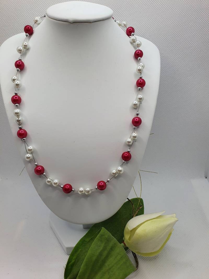 Perlenkette Rot Weiß, Statement Kette, Silberkette Mit Perlen, Perlenschmuck Modern Fürs Büro, Perlencollier, Unikat, Weihnachtsgeschenk von WalkersWunderWerke
