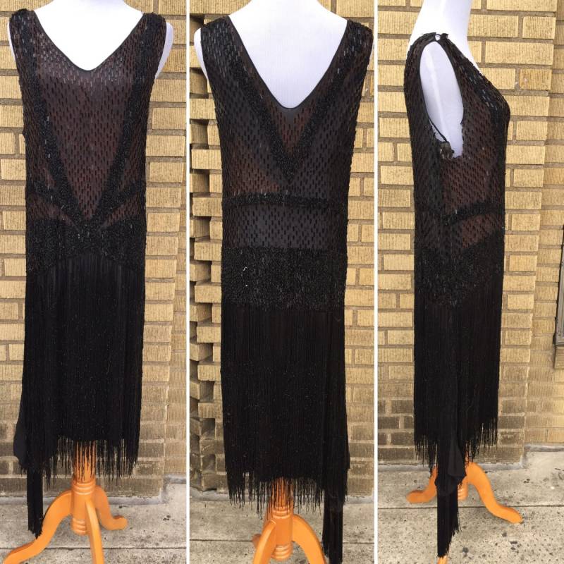 Seltene 1920Er Jahre Flapper Kleid Schwarz Seide Chiffon Perlen Pailletten Auf Der Ganzen, Fransen Mit Extra Panel, Jazz Ära Verbot Größe Xs/S von WalkinVintage