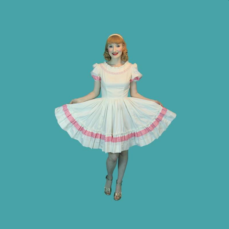 Sommer Square Dance Kleid Weißen Baumwolle Mit Rosa Band Trim Kreis Rock Größe S/xs von WalkinVintage