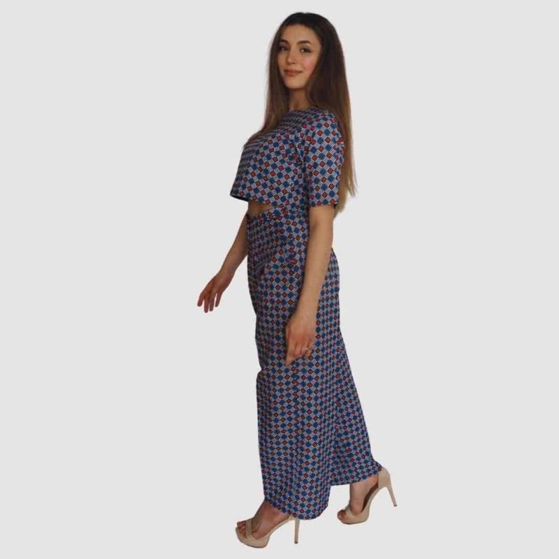 Traditionelles Zweiteiler-Crop-Top Mit Gerader Hose von WallRitual