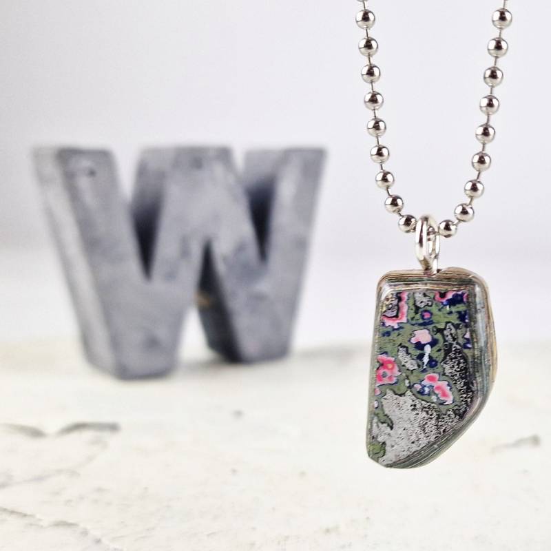 Halskette Mit Anhängern Aus Graffitilackschichten Upcycling Schmuck Graffitischmuck . Einzelstück Beidseitig Tragbar Halskette Mit Anhängern Aus Graffitilackschichten Upcycling Schmuck Graffitischmuck . Einzelstück Beidseitig Tragbar von WalldiamondsShop