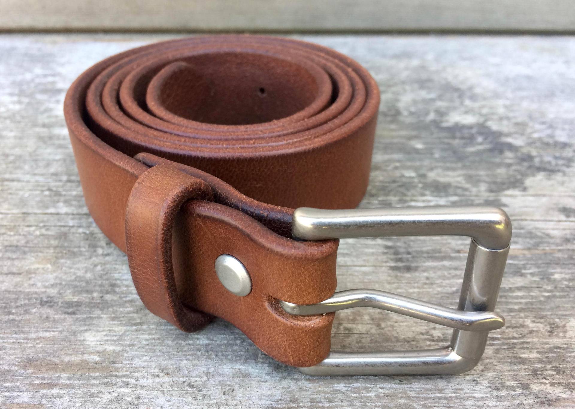 Handgemachte Hell Braune Leder Gürtel Nickel Schnalle, Monogramm Option Handgemachte Hell Braune Leder Gürtel Nickel Schnalle, Monogramm Option von WallingAndSons