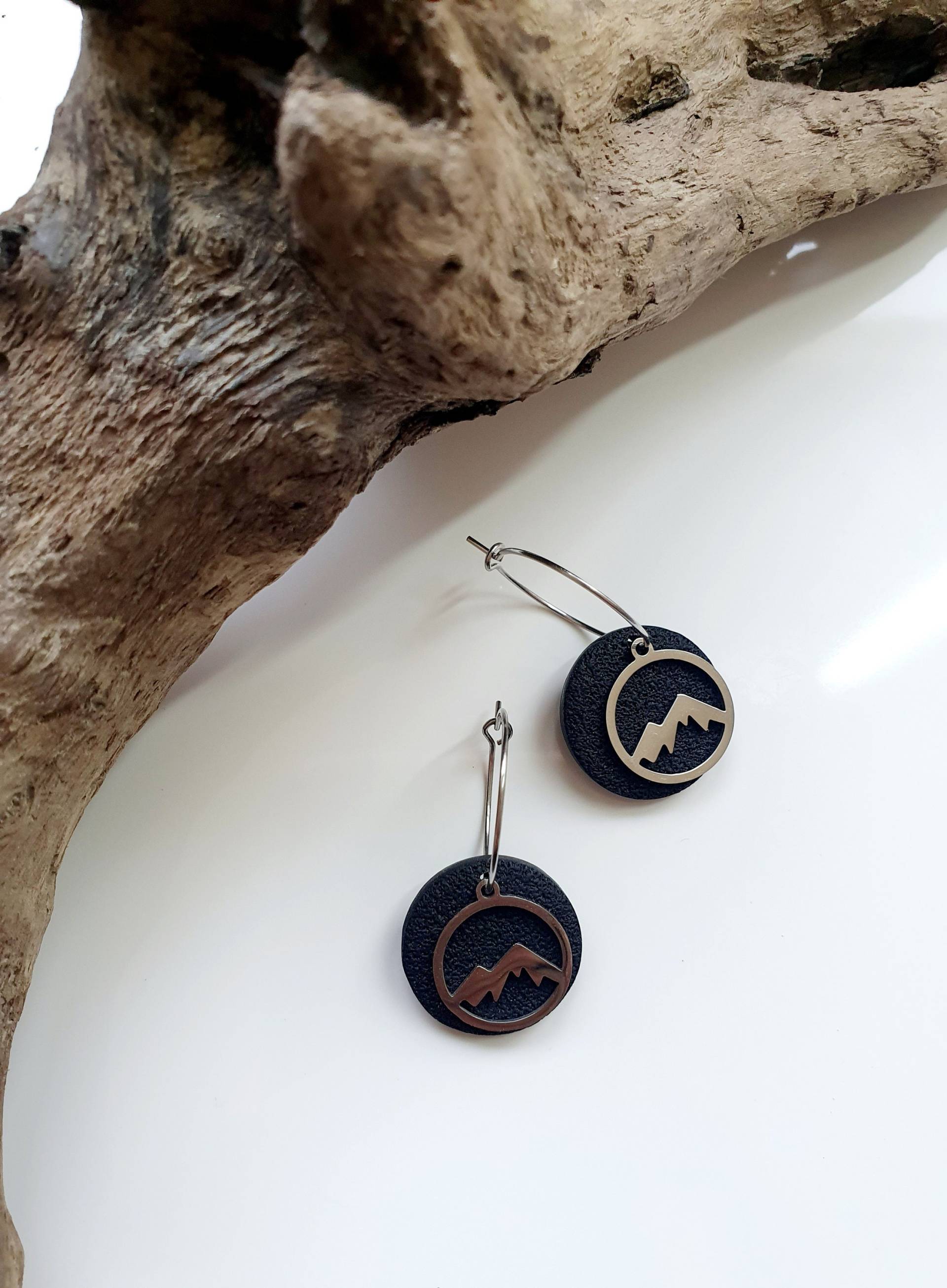 Creolen Mit Berganhänger Creolen Mit Berganhänger von WallisKunstwerkstatt