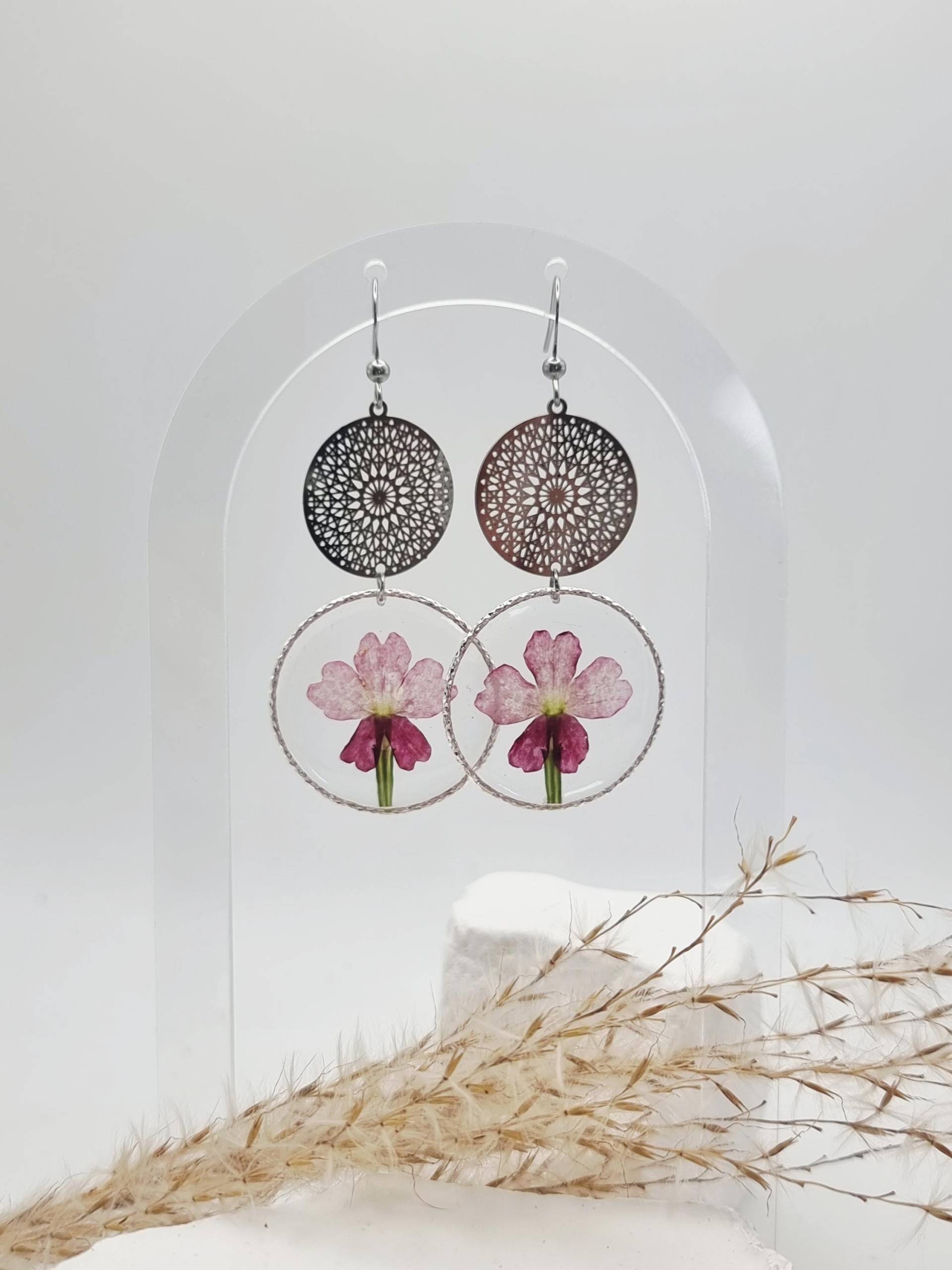 Mandala Ohrringe Mit Echten Blüten Mandala Ohrringe Mit Echten Blüten von WallisKunstwerkstatt