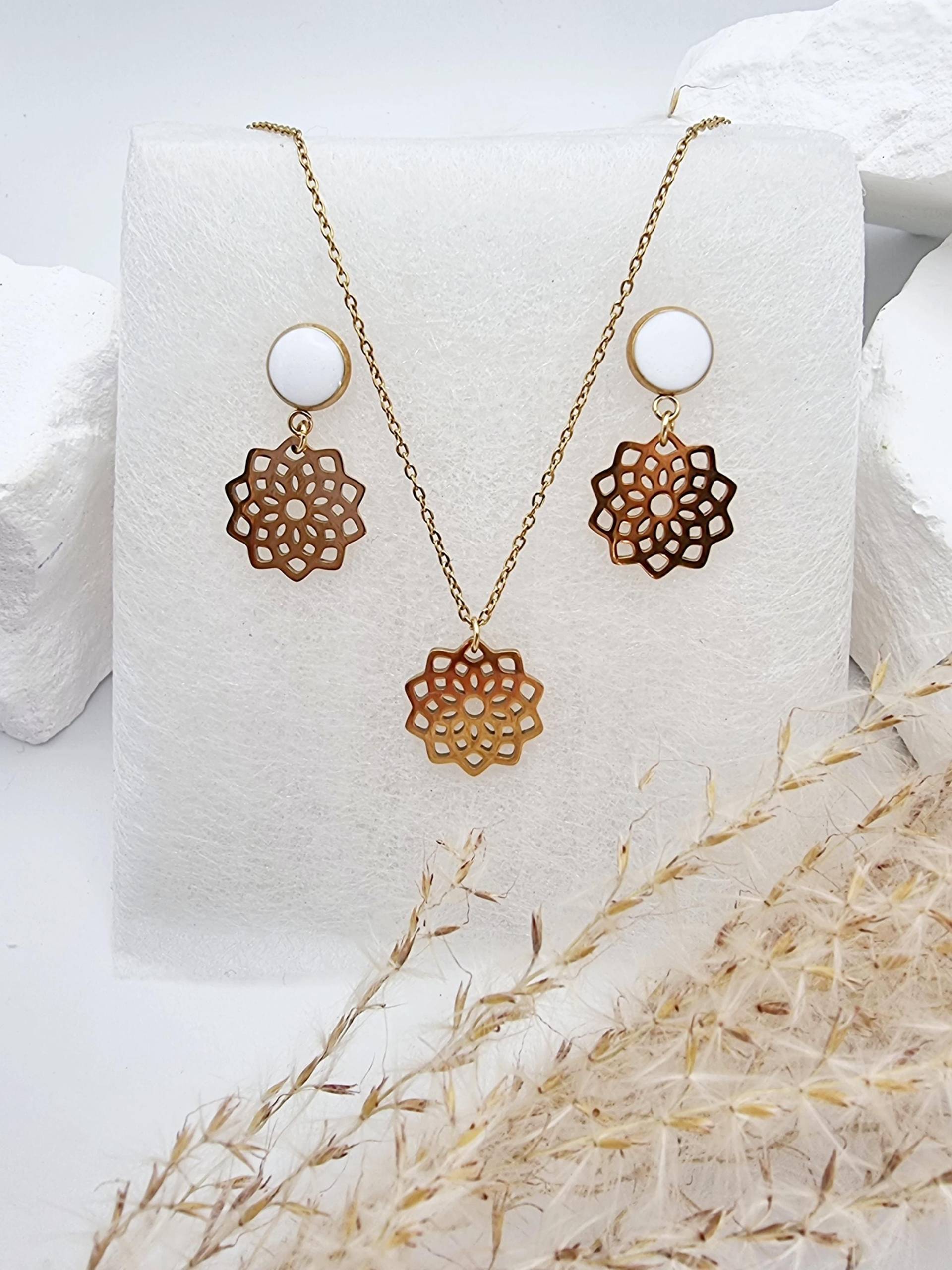 stilvolle Hängeohrringe stilvolle Hängeohrringe von WallisKunstwerkstatt