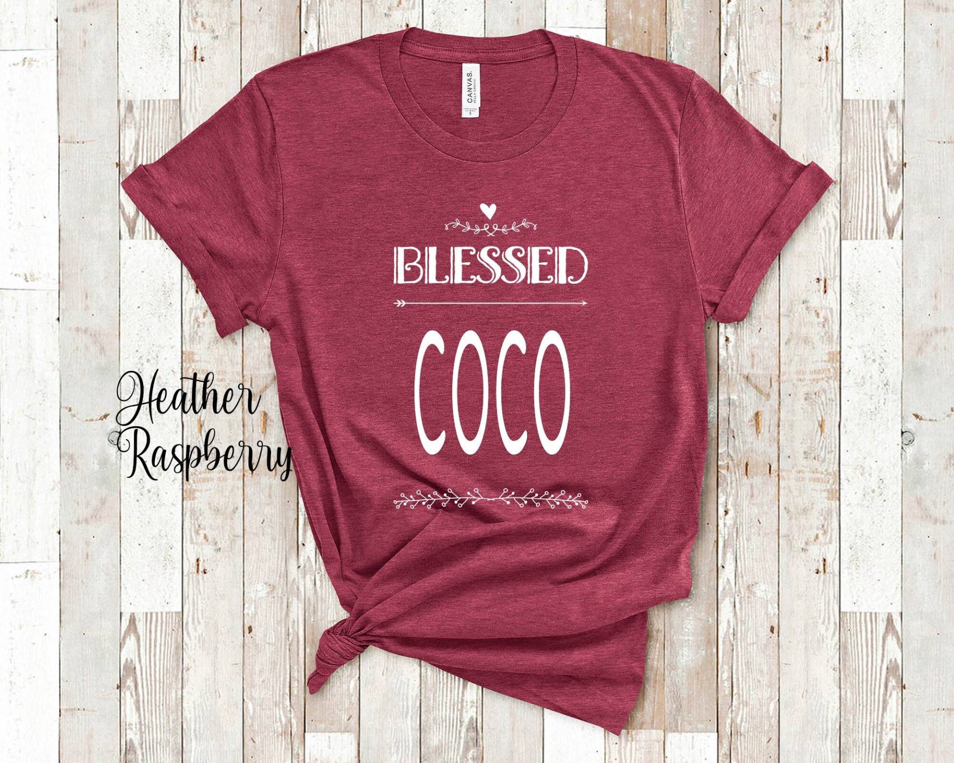 Blessed Coco Oma Tshirt Besondere Großmutter Geschenk Idee Für Muttertag, Geburtstag, Weihnachten Oder Schwangerschaft Reveal Ankündigung von WalltoWallMall