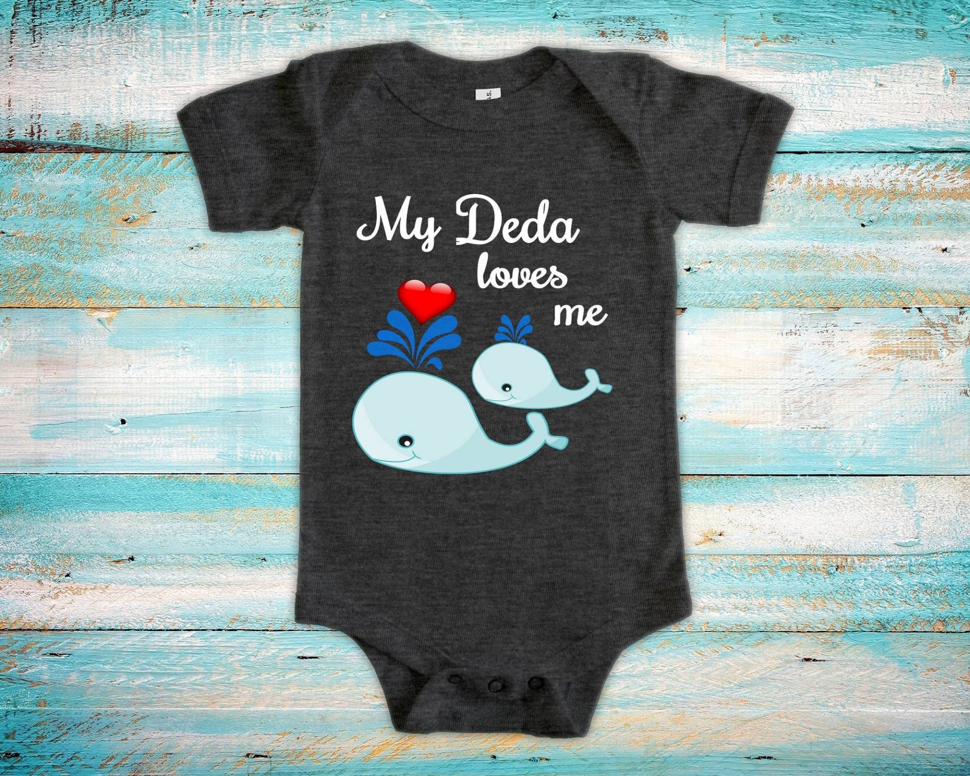 Deda Loves Me Süßer Opa Name Wal Baby Body, Tshirt Oder Kleinkind Shirt Russian Czech Großvater Geschenk Schwangerschaft Ankündigung von WalltoWallMall