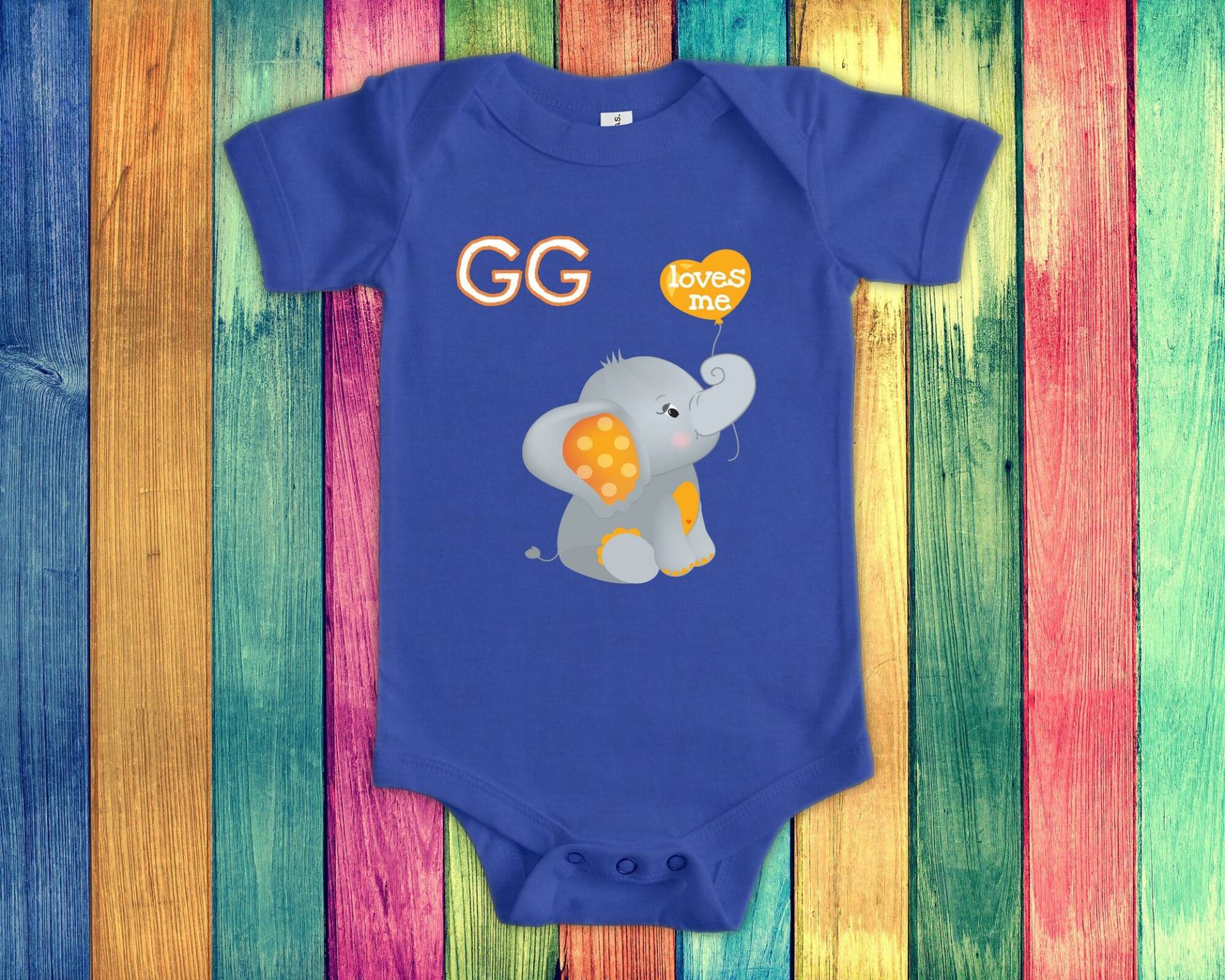 Gg Loves Me Süßer Oma Name Baby Body, Tshirt Oder Kleinkind Shirt Besonderes Großmutter Geschenk Schwangerschaft Ankündigung von WalltoWallMall