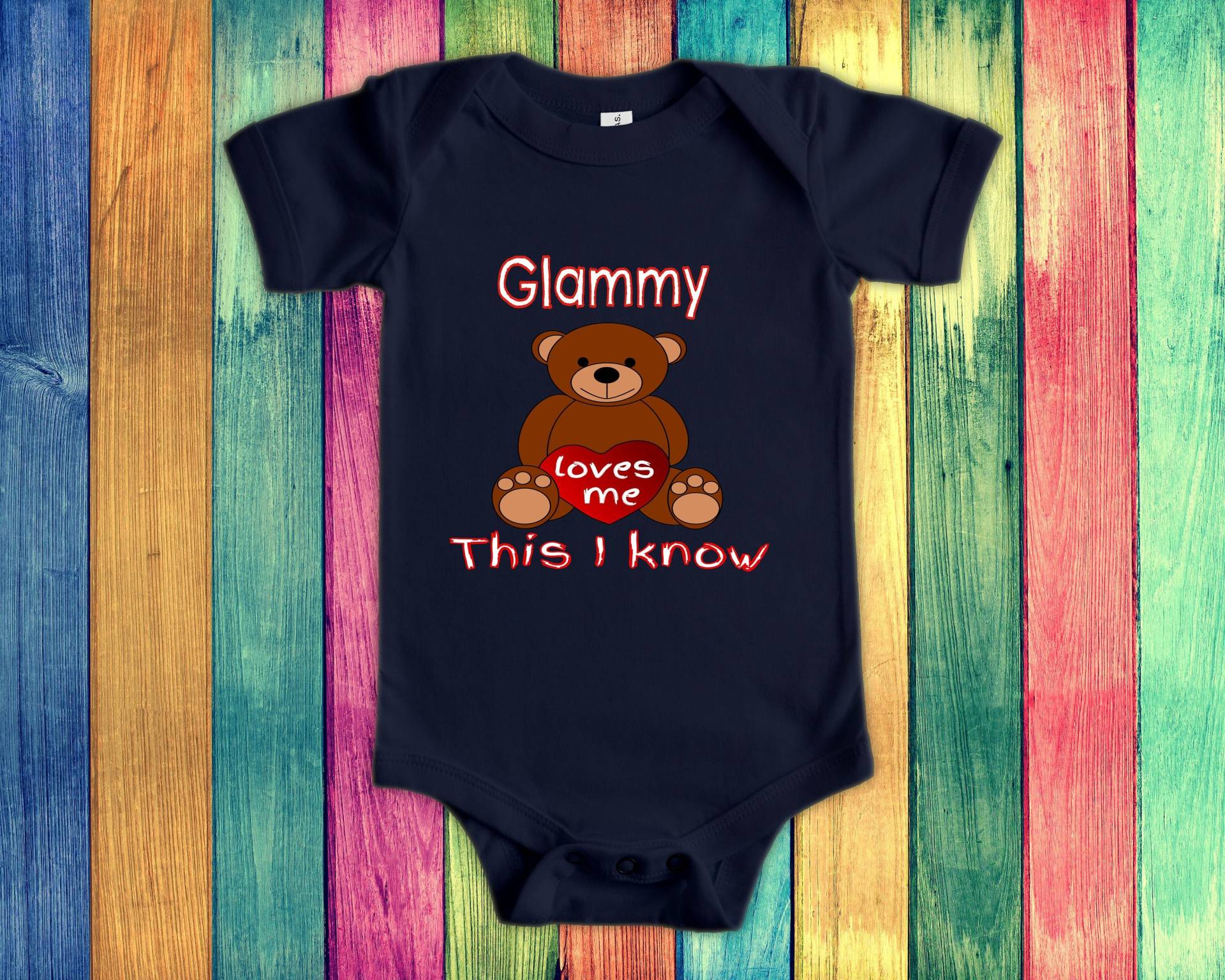 Glammy Loves Me Süßer Oma Bär Baby Body, Tshirt Oder Kleinkind Shirt Besonderes Großmutter Geschenk Schwangerschaft Ankündigung von WalltoWallMall