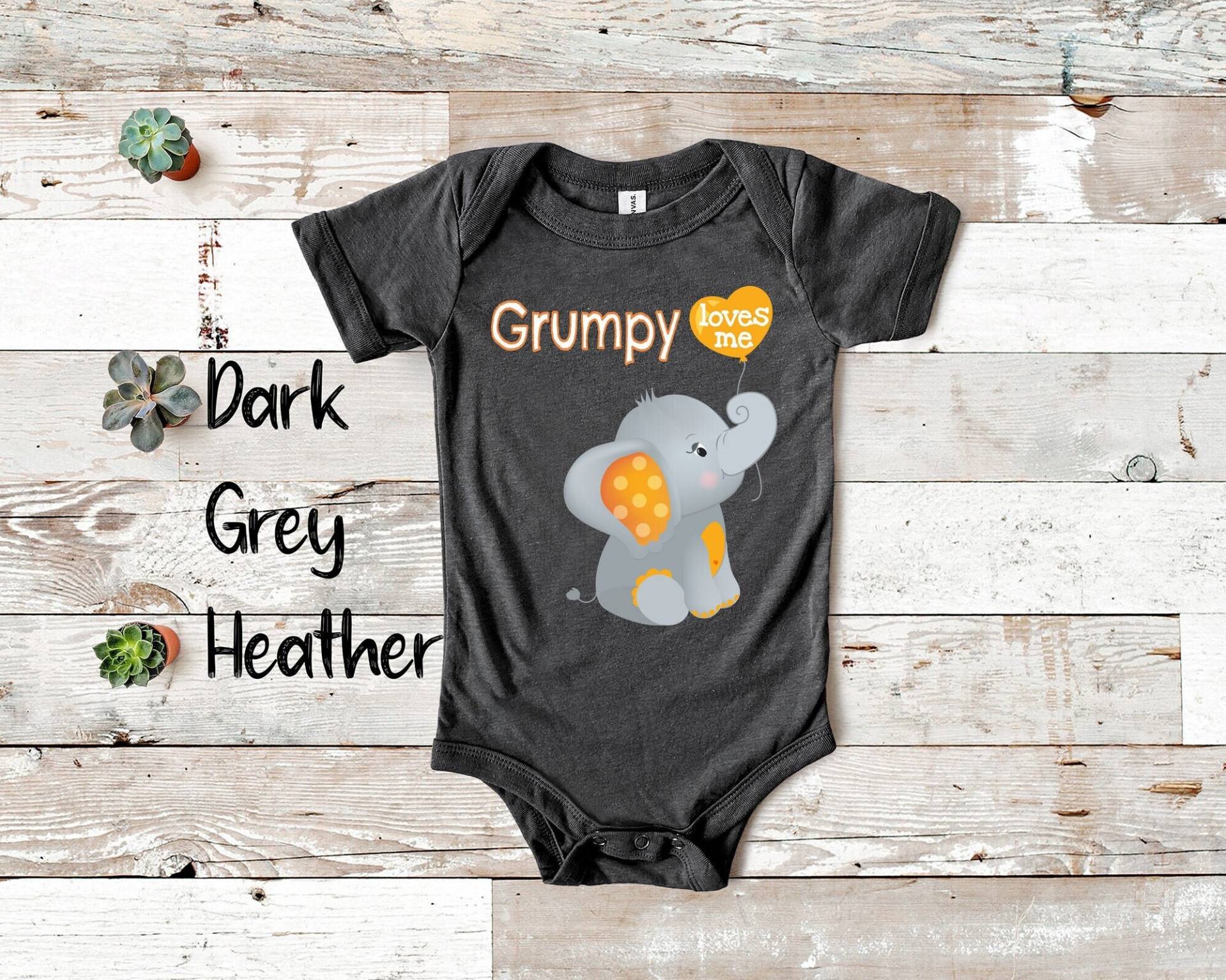 Grumpy Loves Me Süßer Opa Name Baby Body Unikat Großvater Geschenk Für Enkelin Oder Enkel Schwangerschaft Ankündigung von WalltoWallMall