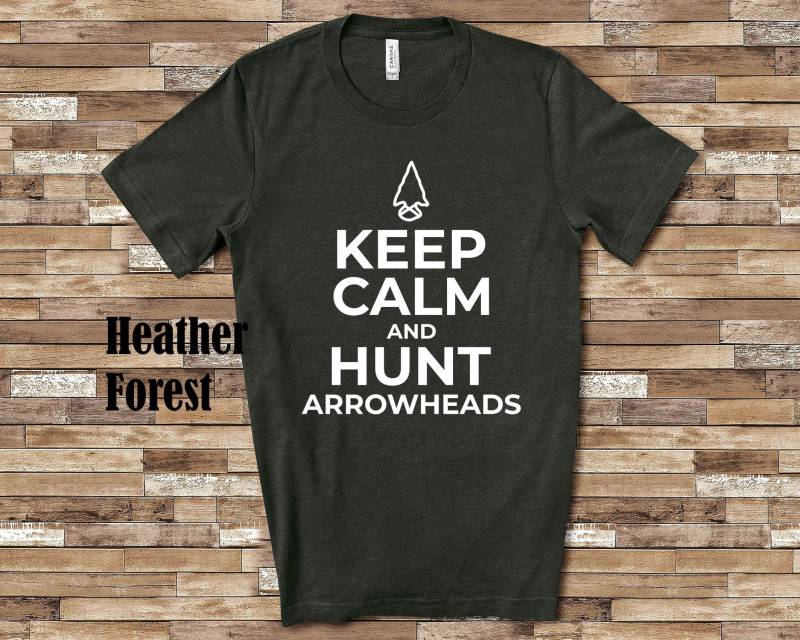 Keep Calm & Hunt Pfeilspitzen Lustige Artefakt Jäger Pfeilspitze Jagd Geschenke Für Männer Frauen Oder Jugend Jungen Mädchen von WalltoWallMall