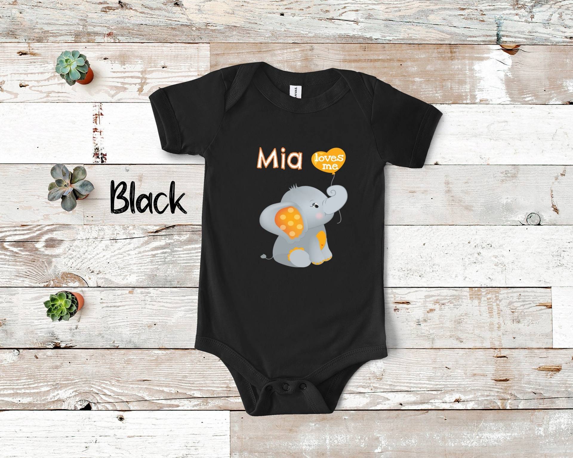 Mia Loves Me Süßer Oma Name Elefant Baby Body, Tshirt Oder Kleinkind Shirt Besonderes Großmutter Geschenk Schwangerschaft Ankündigung von WalltoWallMall