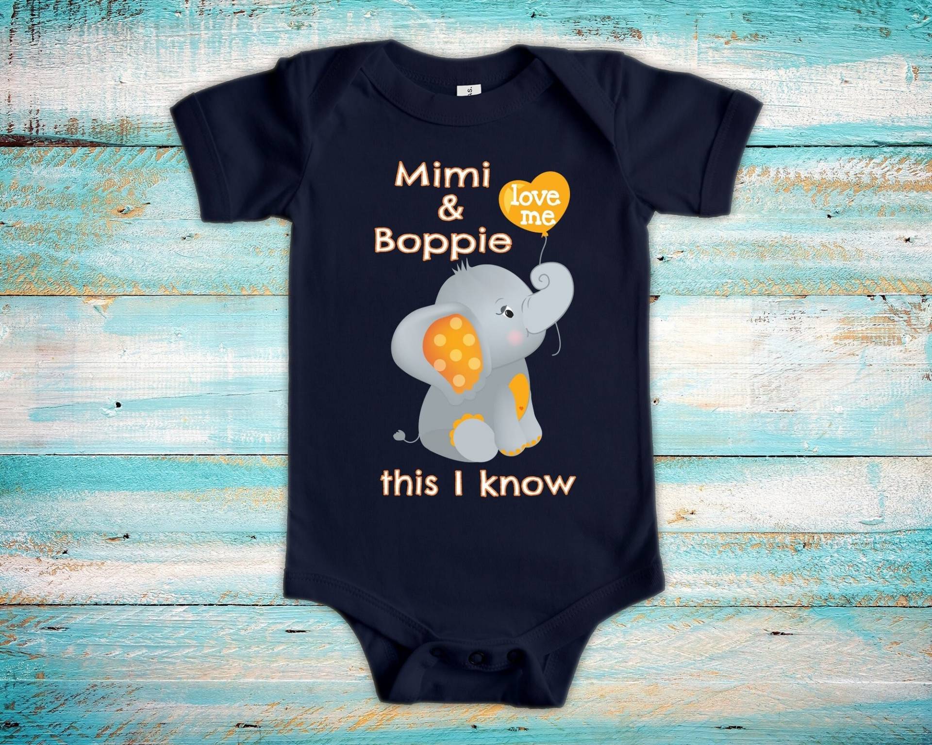 Mimi & Boppie Love Me Cute Oma Name Opa Elefant Baby Body, Tshirt Oder Kleinkind Shirt - Kann Individuell Personalisiert Werden von WalltoWallMall