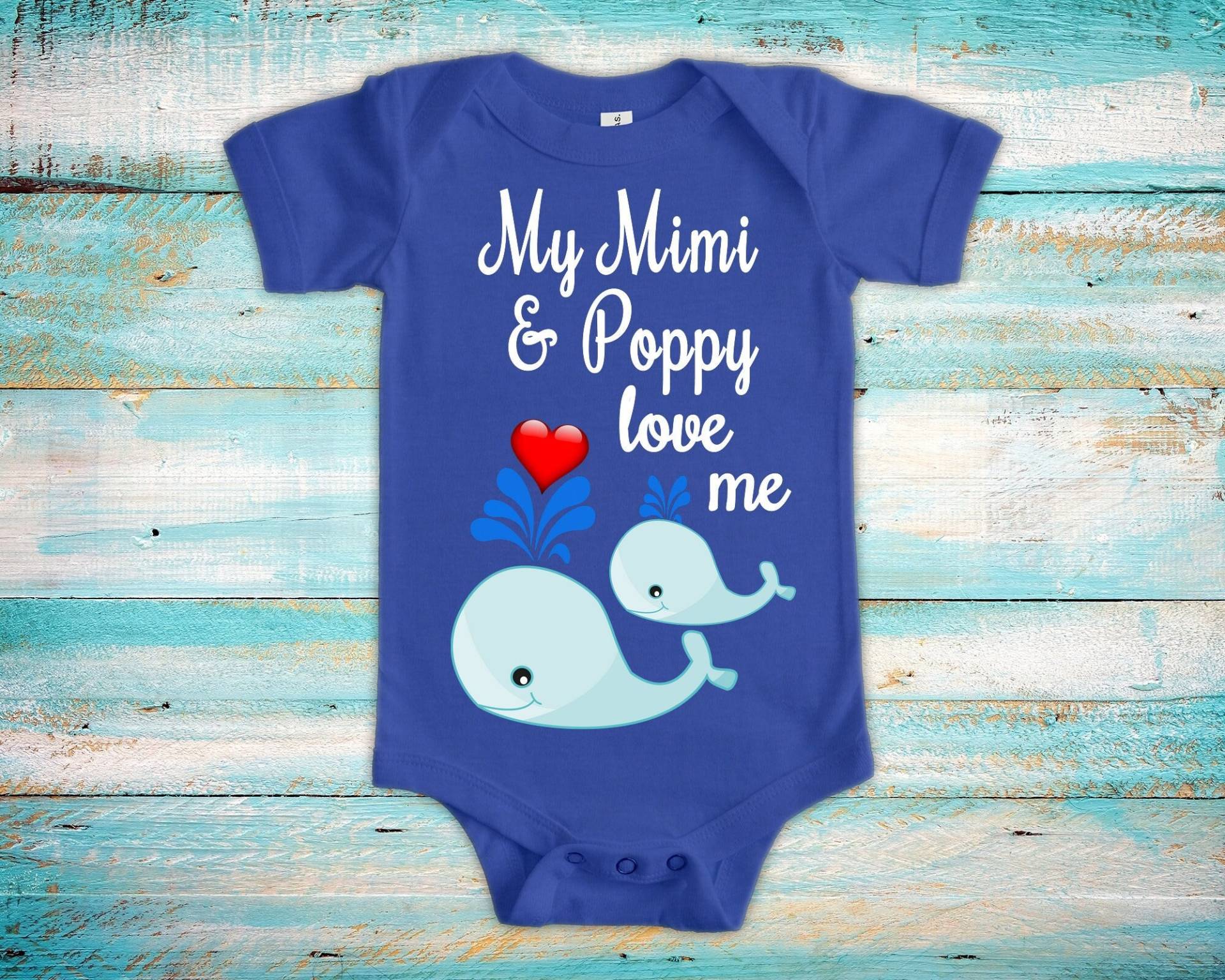 Mimi & Poppy Love Me Cute Whale Baby Body, Tshirt Oder Kleinkind Shirt - Kann Mit Jedem Oma Namen Opa Personalisiert Werden von WalltoWallMall