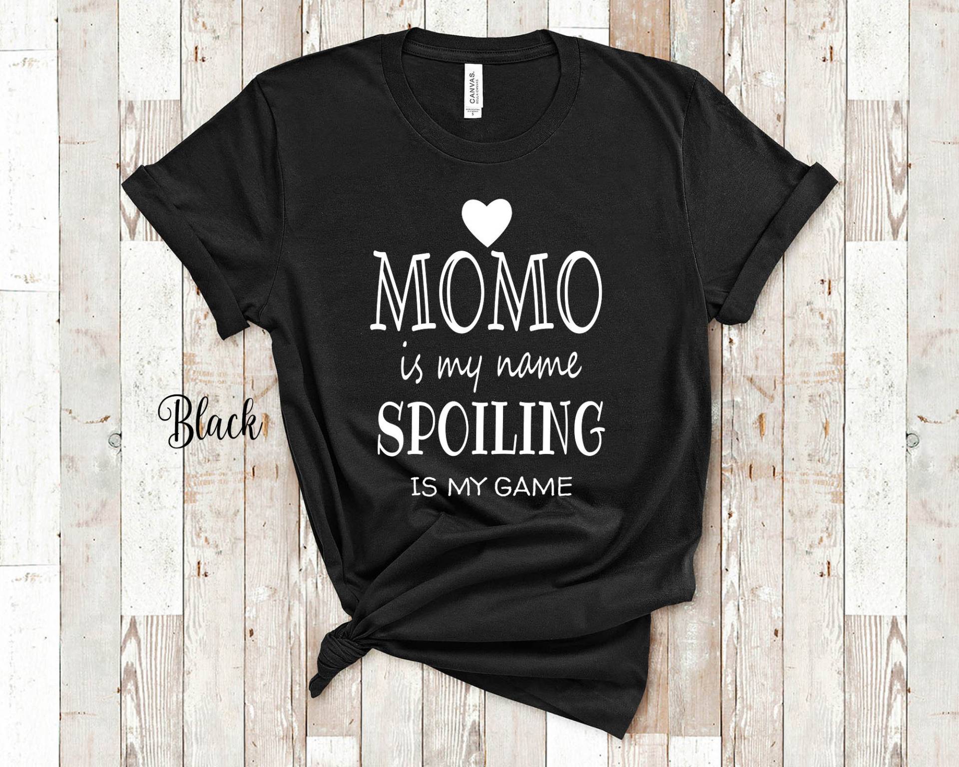 Momo Is My Name Oma Tshirt Besondere Großmutter Geschenkidee Für Muttertag, Geburtstag, Weihnachten Oder Schwangerschaft Reveal Ankündigung von WalltoWallMall