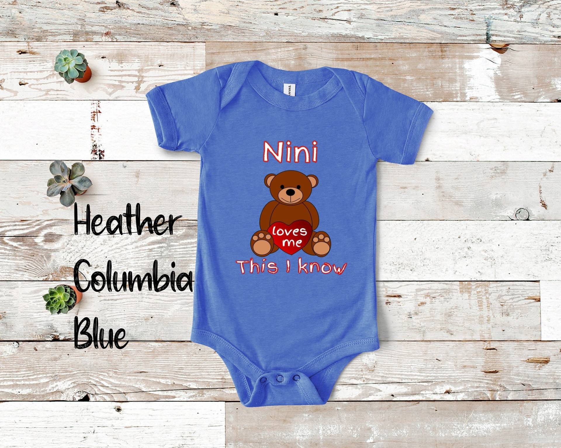 Nini Loves Me Süßer Oma Bär Baby Body, Tshirt Oder Kleinkind Shirt Besonderes Großmutter Geschenk Schwangerschaft Ankündigung von WalltoWallMall