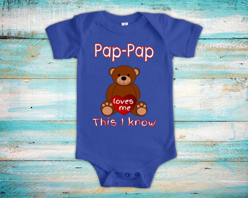 Pap-Pap Loves Me Niedlicher Opa Name Bär Baby Body, Tshirt Oder Kleinkind Shirt Besonderes Großvater Geschenk Schwangerschaft Ankündigung von WalltoWallMall